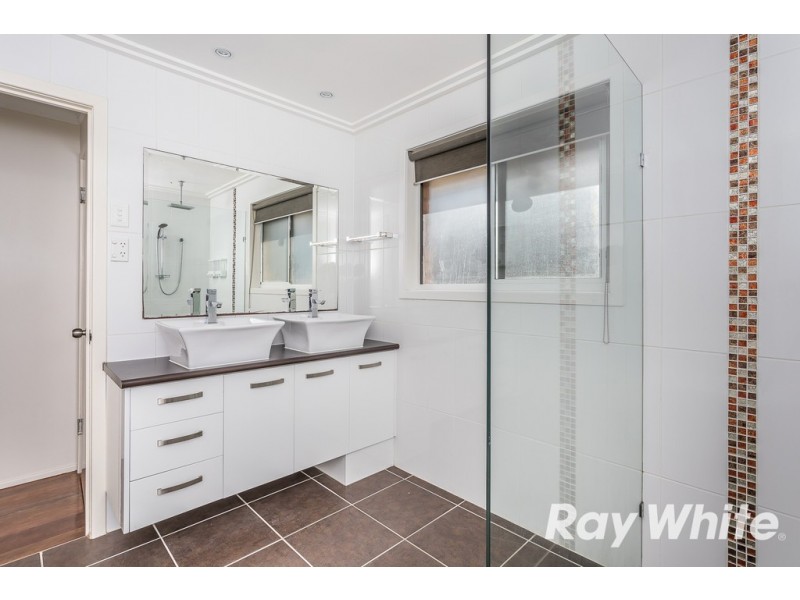 6 Mona Vale Way, Petrie QLD 4502