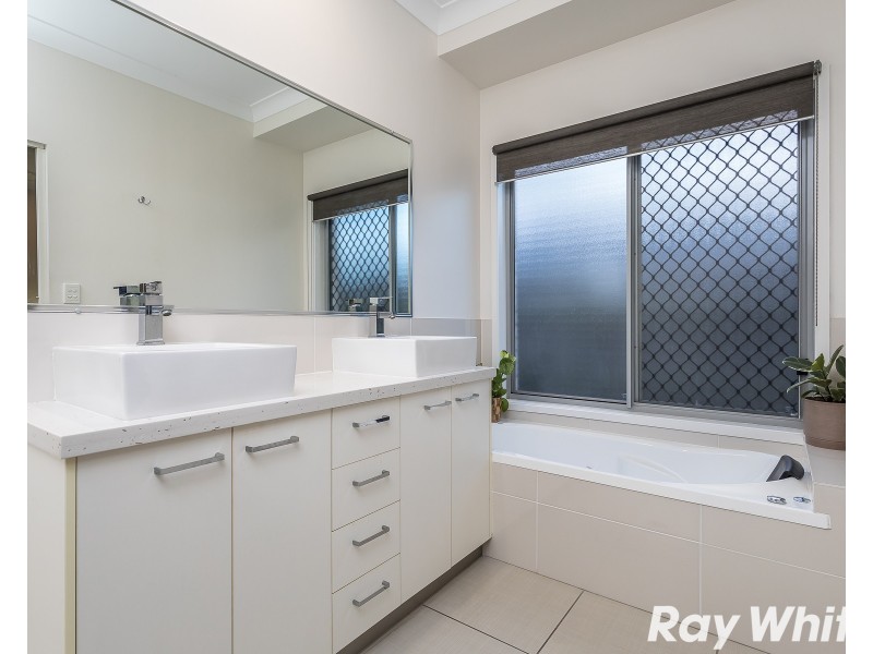 12 Parkway Crescent, Murrumba Downs QLD 4503