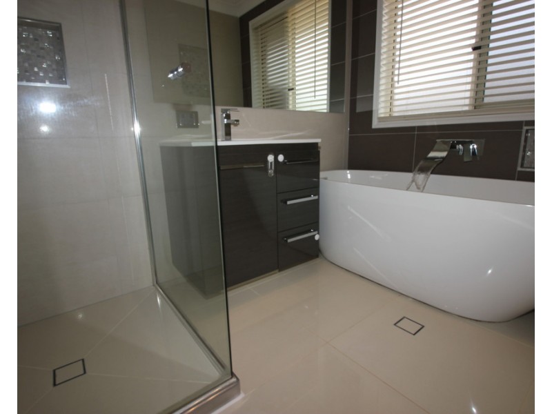 10 Azure Crescent, Griffin QLD 4503