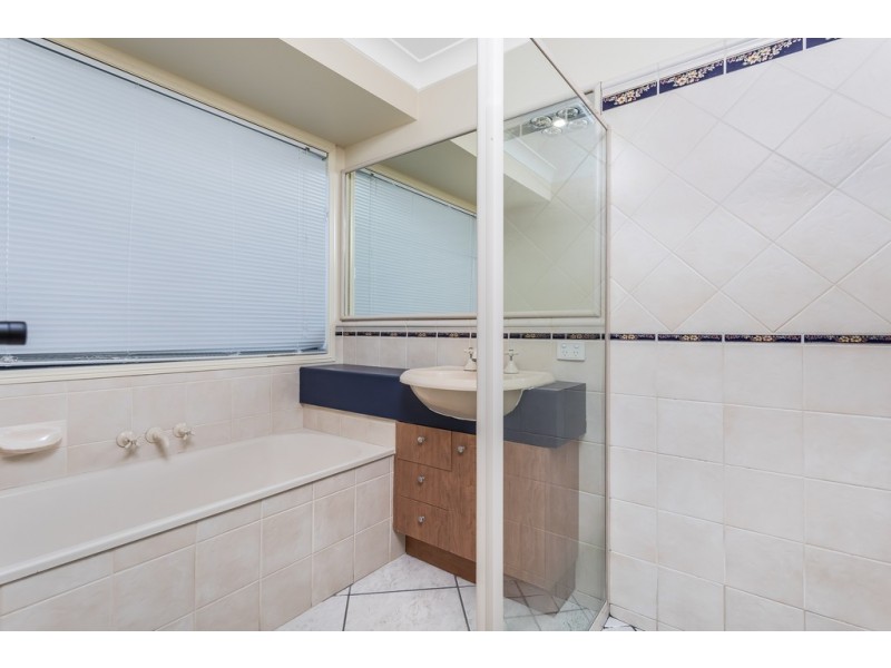 2 Cooksland Crescent, North Lakes QLD 4509