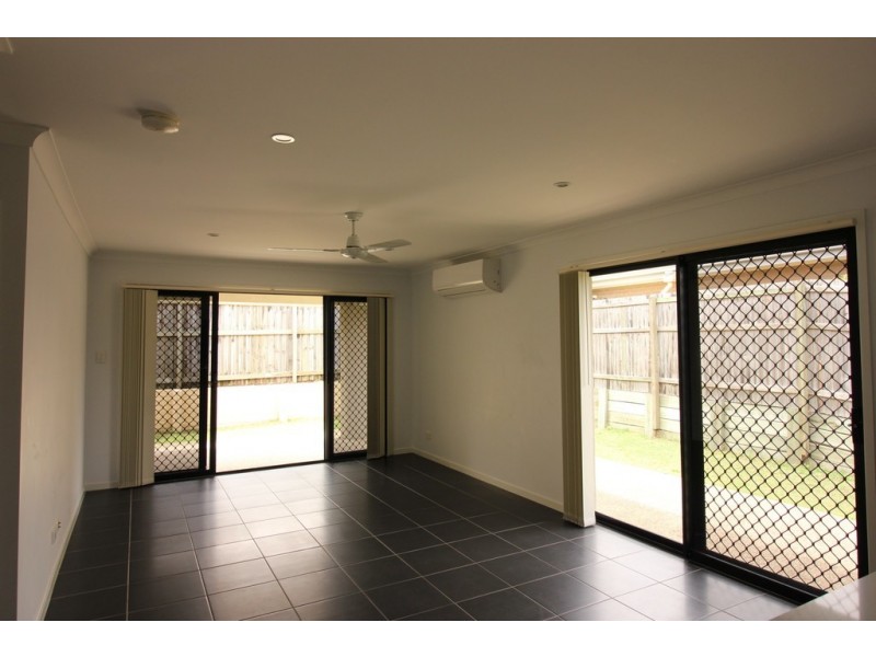 16 Nullarbor Cct, North Lakes QLD 4509