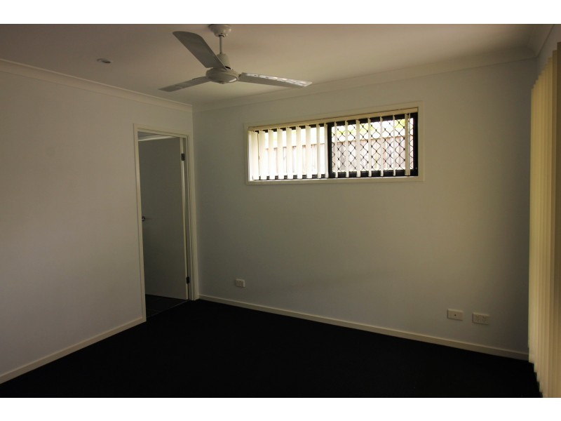 16 Nullarbor Cct, North Lakes QLD 4509
