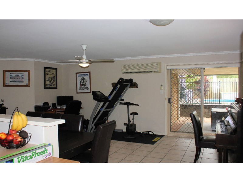4 Glenbrae Ct, Petrie QLD 4502
