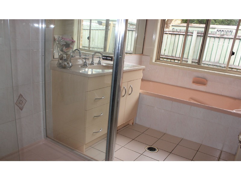 4 Glenbrae Ct, Petrie QLD 4502