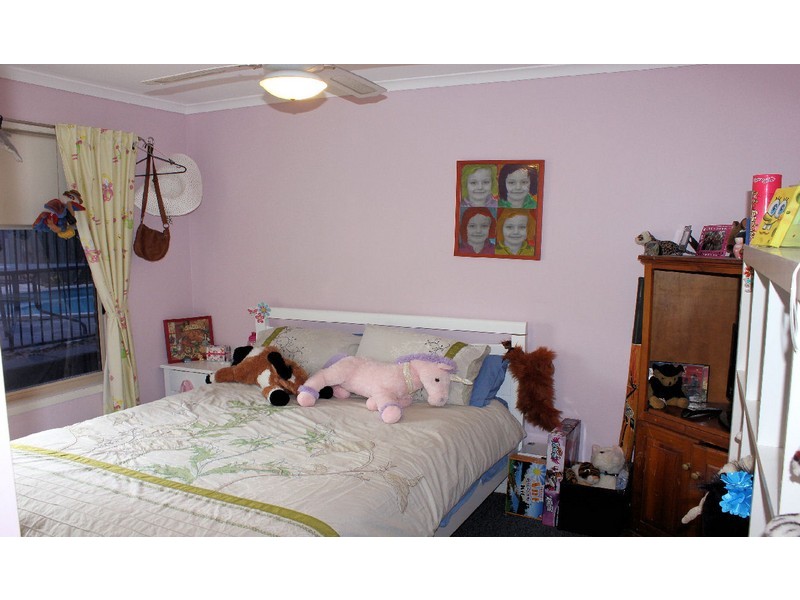 4 Glenbrae Ct, Petrie QLD 4502
