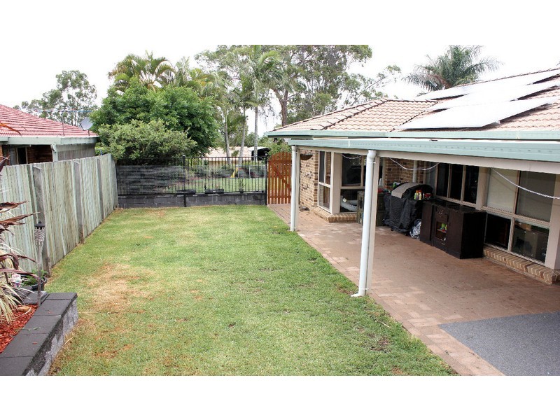 4 Glenbrae Ct, Petrie QLD 4502