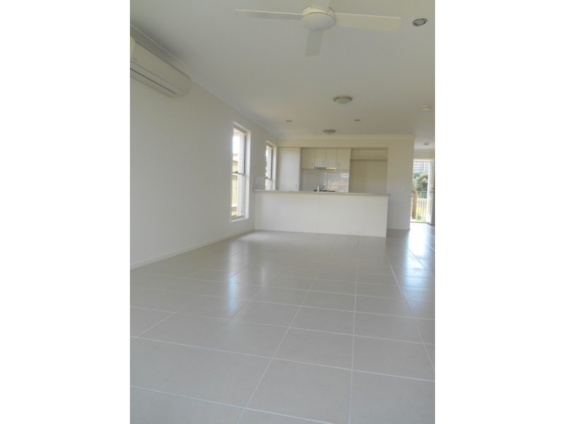 40 Olsen Circuit, Kallangur QLD 4503