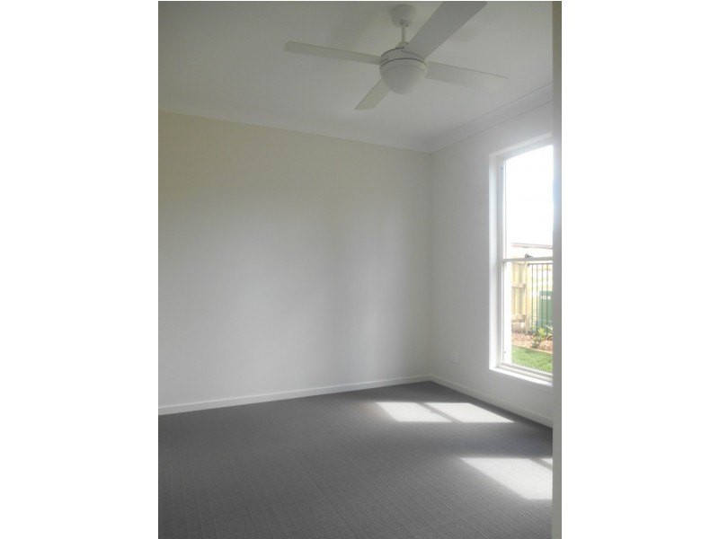 40 Olsen Circuit, Kallangur QLD 4503