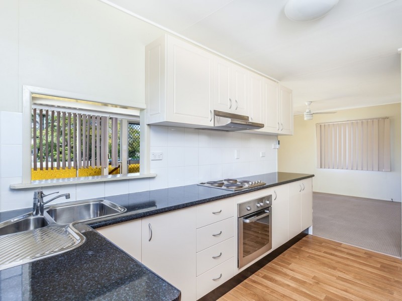 71 Connaught Street, Sandgate QLD 4017