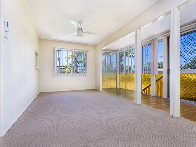 71 Connaught Street, Sandgate QLD 4017