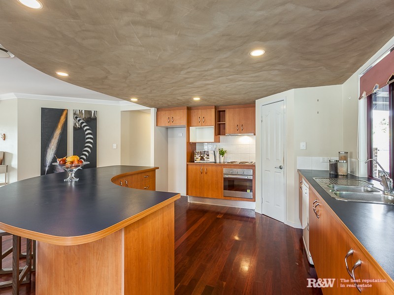 10 midson Street, Petrie QLD 4502