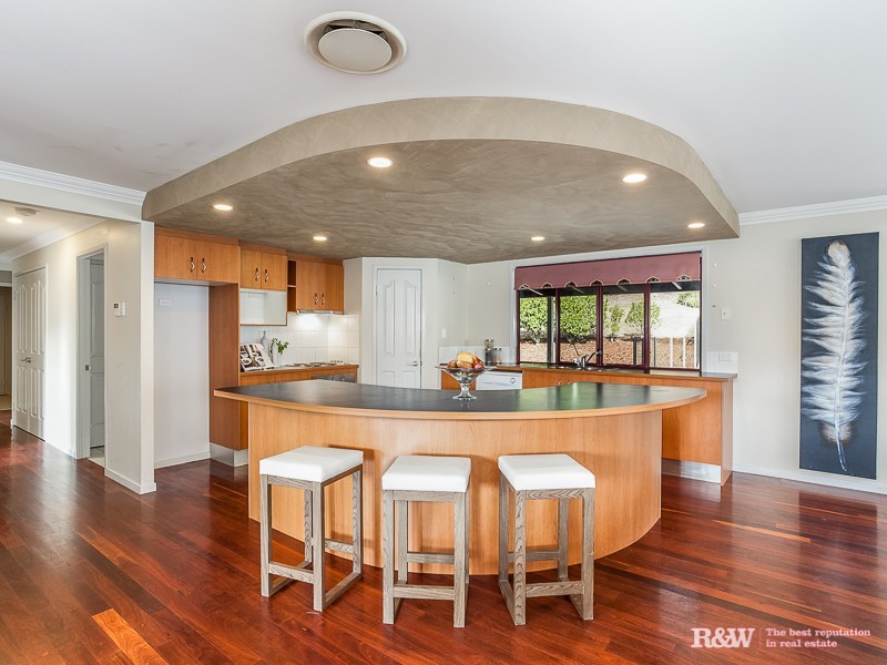 10 midson Street, Petrie QLD 4502