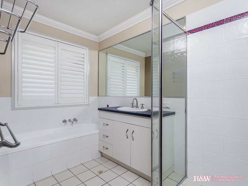 10 midson Street, Petrie QLD 4502