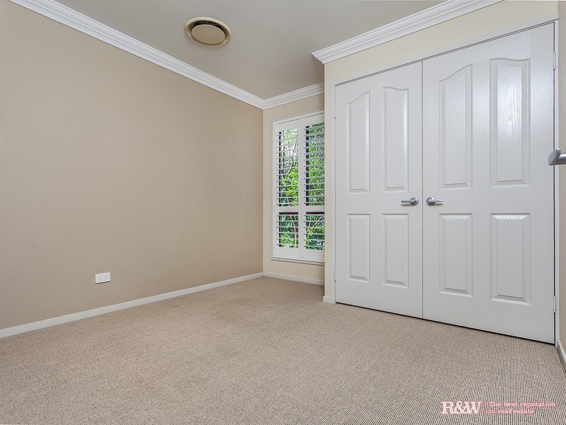 10 midson Street, Petrie QLD 4502