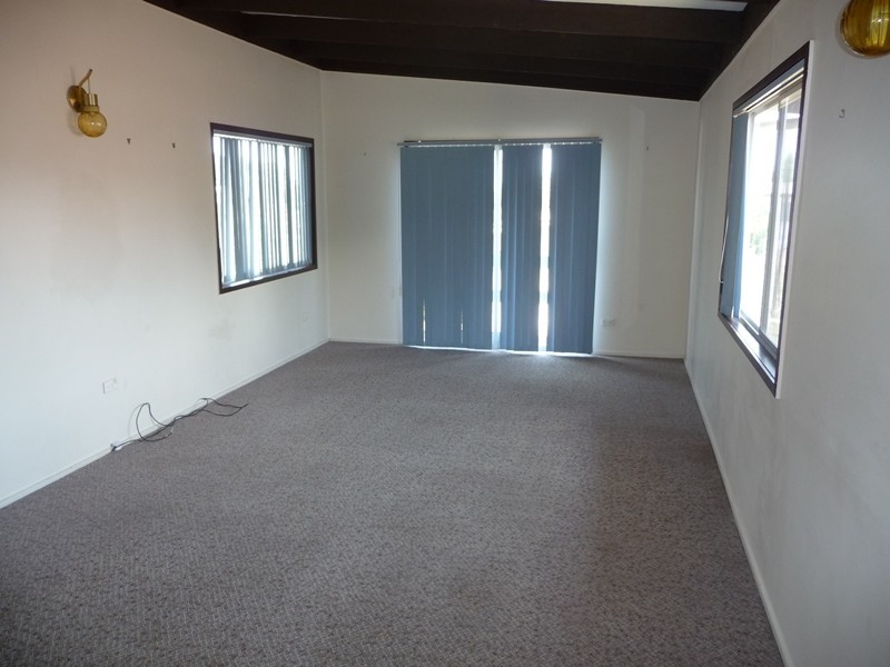 27 Somerset st, Kallangur QLD 4503