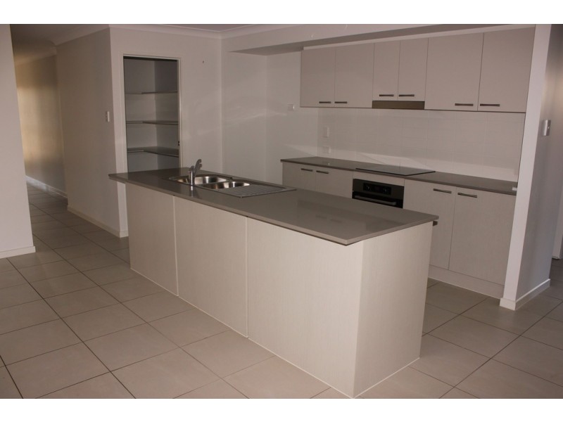 68 Surround St, Dakabin QLD 4503