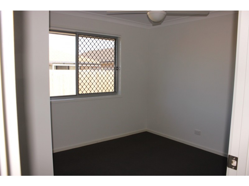 68 Surround St, Dakabin QLD 4503