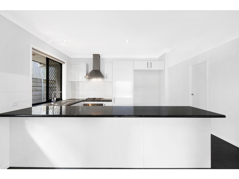 2/3 Ostria Crt, Griffin QLD 4503