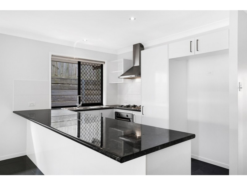 2/3 Ostria Crt, Griffin QLD 4503