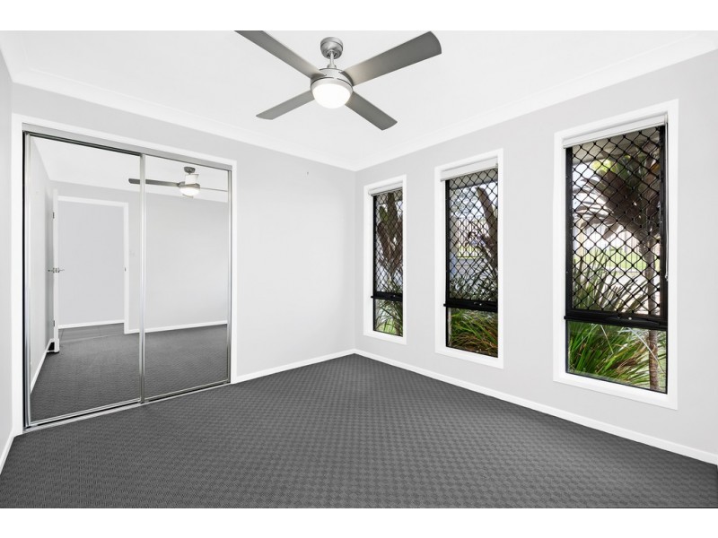 2/3 Ostria Crt, Griffin QLD 4503