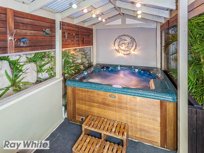 6 Lilly Crescent, Kallangur QLD 4503