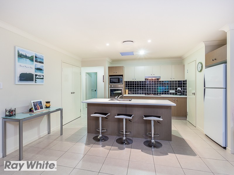 6 Lilly Crescent, Kallangur QLD 4503