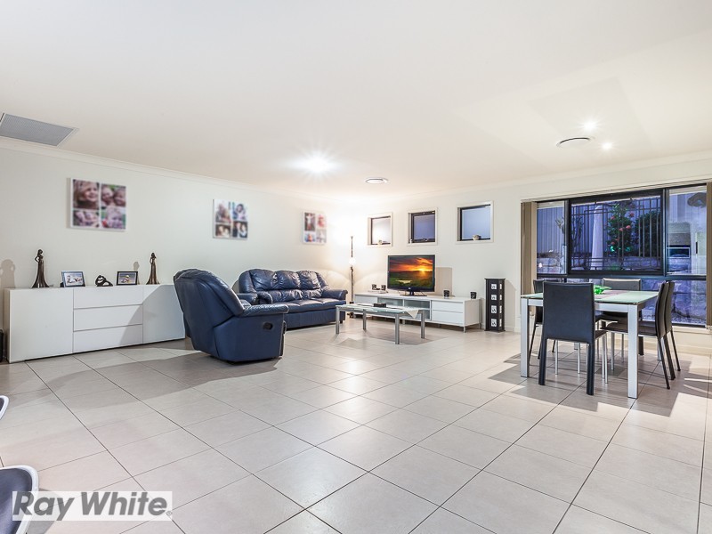 6 Lilly Crescent, Kallangur QLD 4503