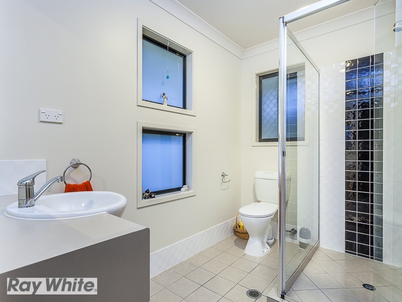 6 Lilly Crescent, Kallangur QLD 4503