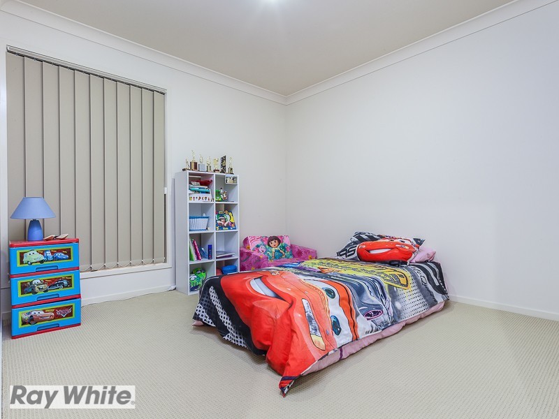 6 Lilly Crescent, Kallangur QLD 4503