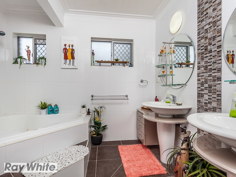 7 Arrakune Crescent, Kallangur QLD 4503