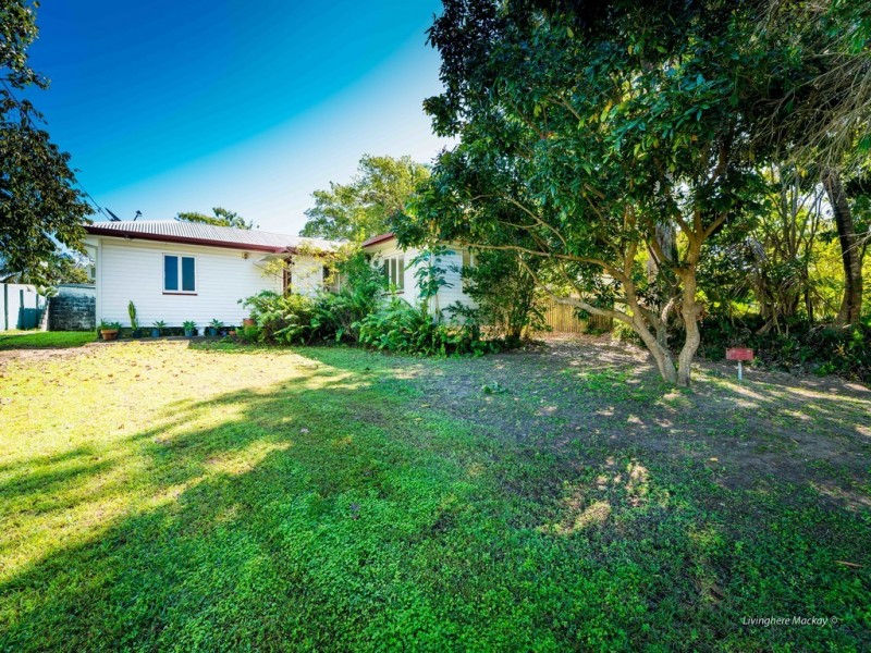 4 EAGLE STREET, Slade Point QLD 4740
