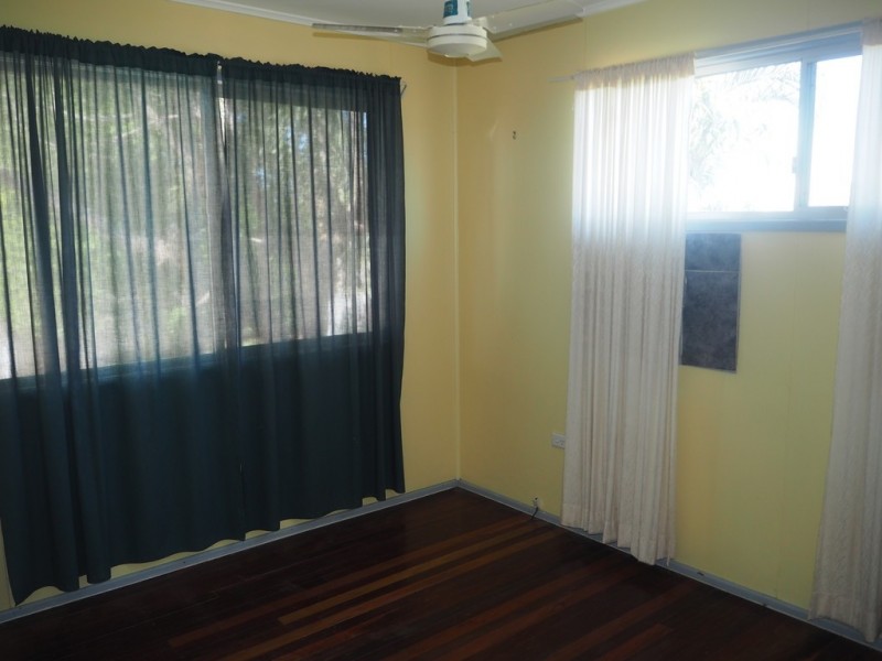 75 Beardmore Cres, Dysart QLD 4745