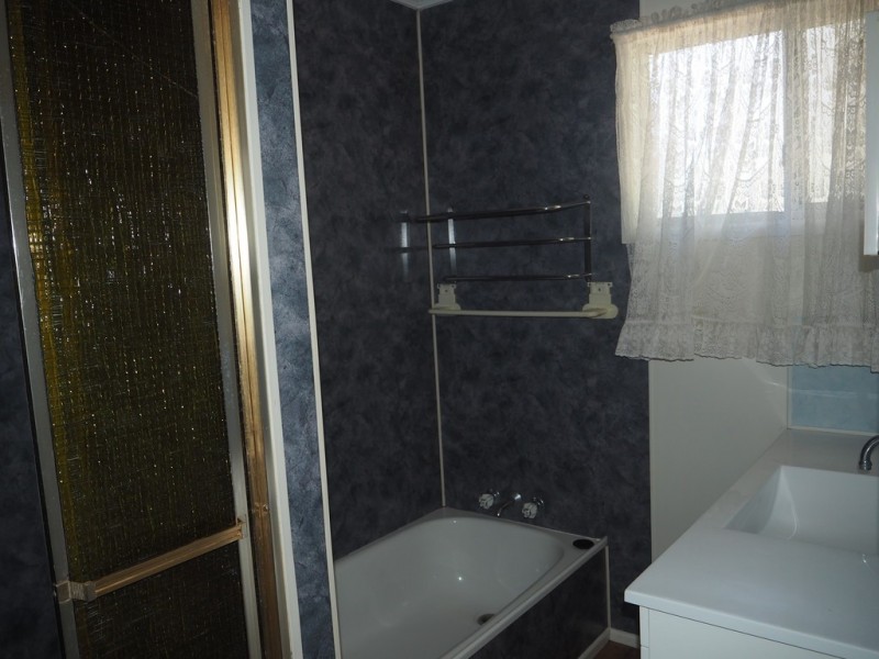 75 Beardmore Cres, Dysart QLD 4745