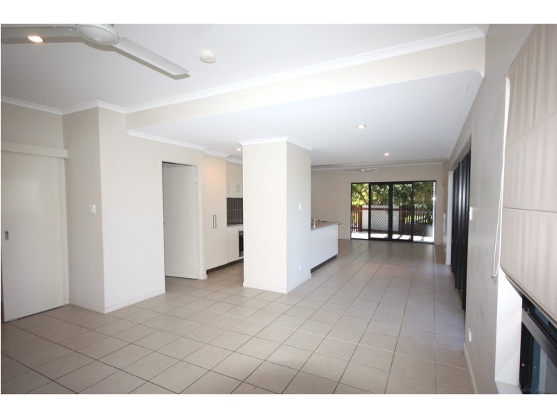 43 Hicks Road, Glenella QLD 4740