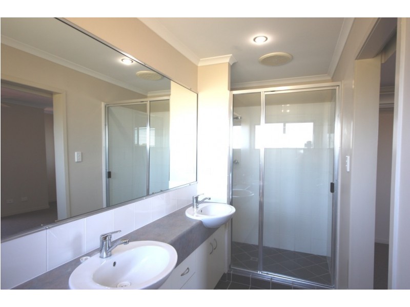 43 Hicks Road, Glenella QLD 4740