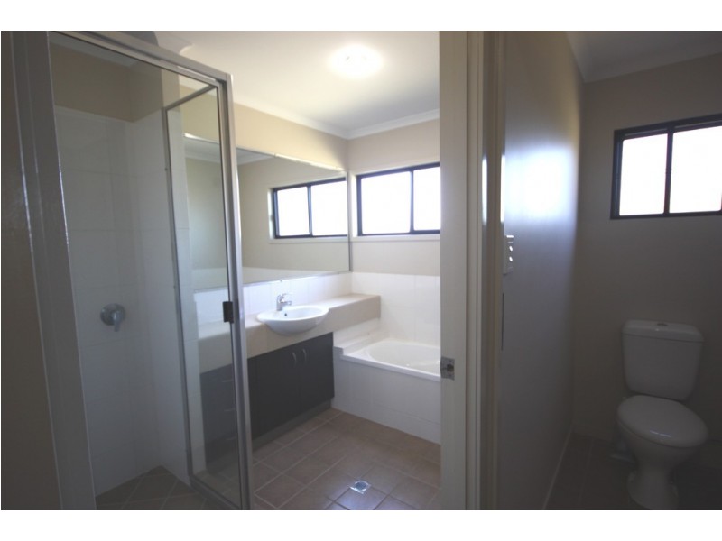 43 Hicks Road, Glenella QLD 4740