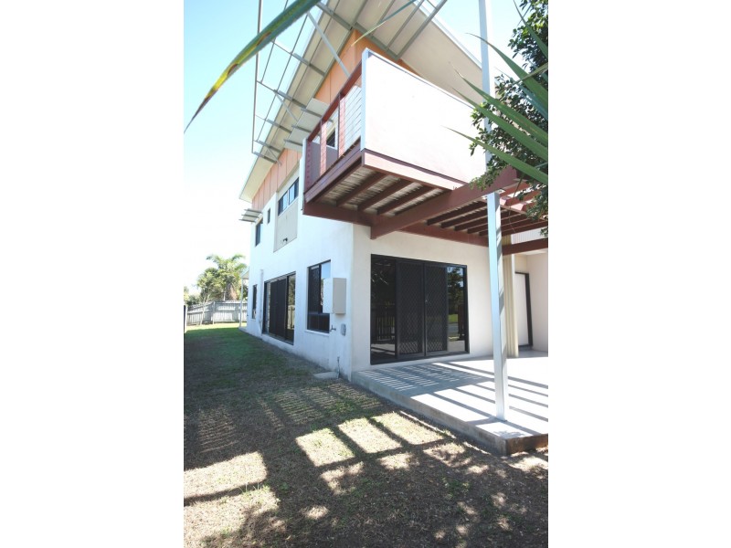 43 Hicks Road, Glenella QLD 4740