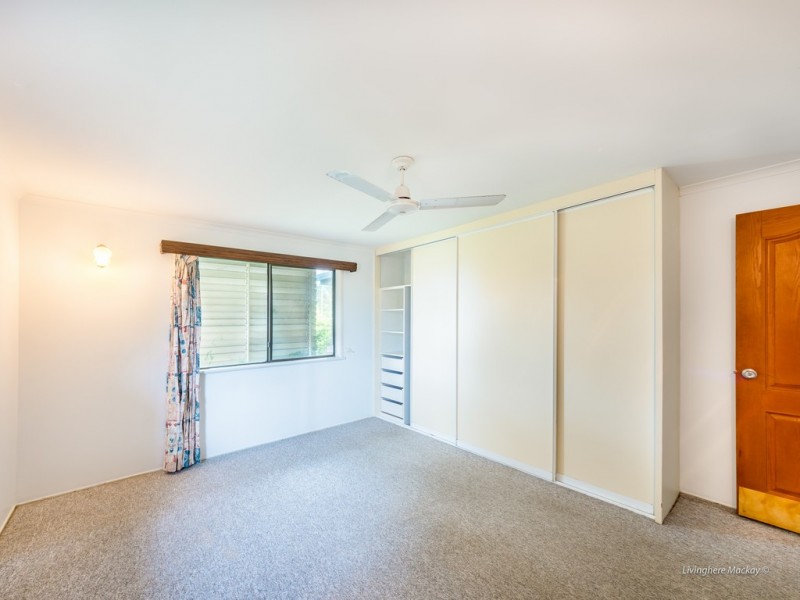 2 Bath Avenue, Ooralea QLD 4740