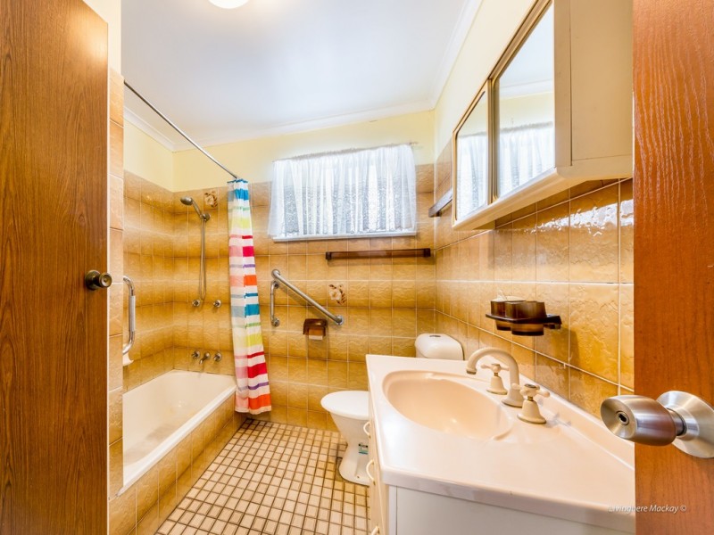 2 Bath Avenue, Ooralea QLD 4740