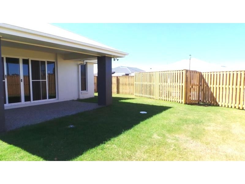 122 Whitehaven Drive, Blacks Beach QLD 4740