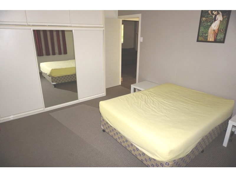 111 Nebo Road, West Mackay QLD 4740