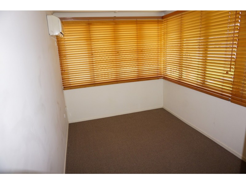 111 Nebo Road, West Mackay QLD 4740