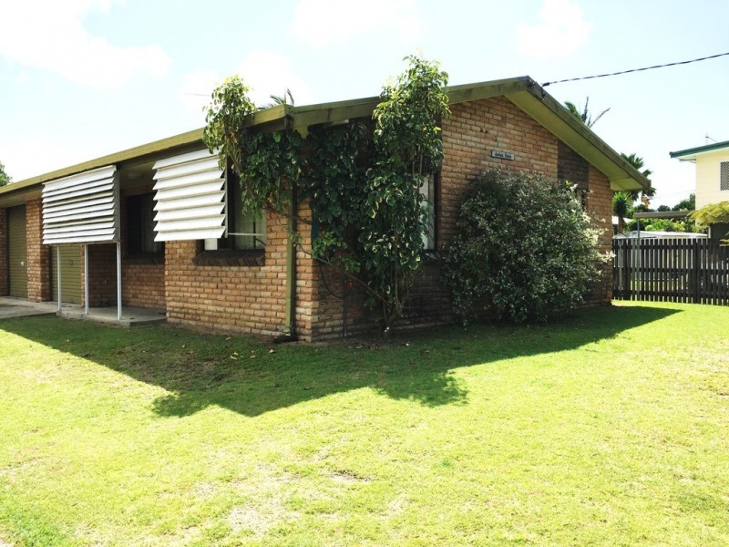 2/4 Matthews Crt, Andergrove QLD 4740