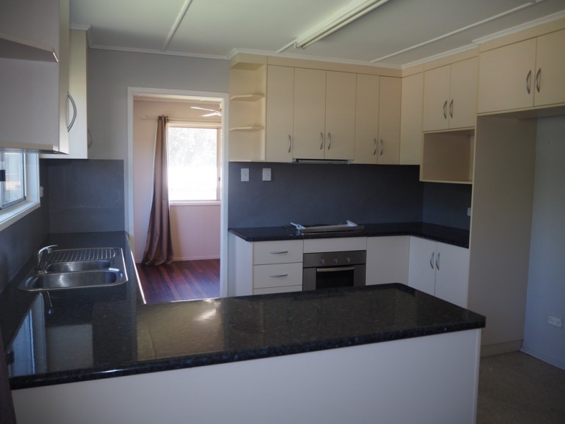 6 Beatty Court, Dysart QLD 4745