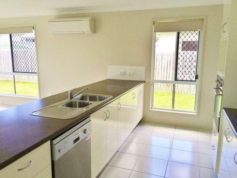 27 Montgomery Street, Rural View QLD 4740