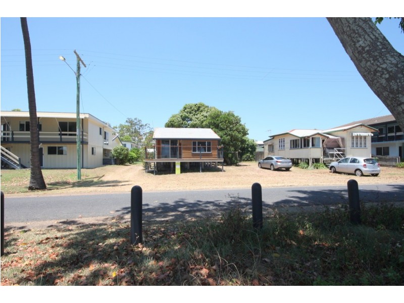 16 Poinciana Avenue, Seaforth QLD 4741