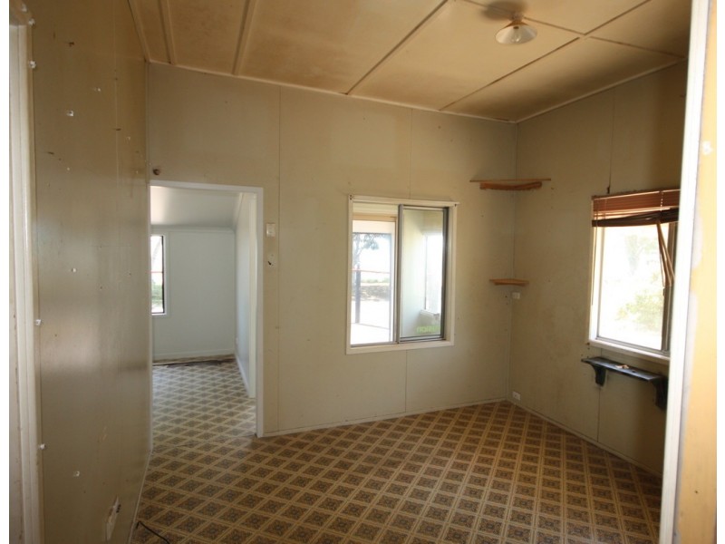 16 Poinciana Avenue, Seaforth QLD 4741