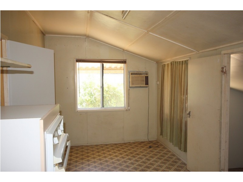 16 Poinciana Avenue, Seaforth QLD 4741