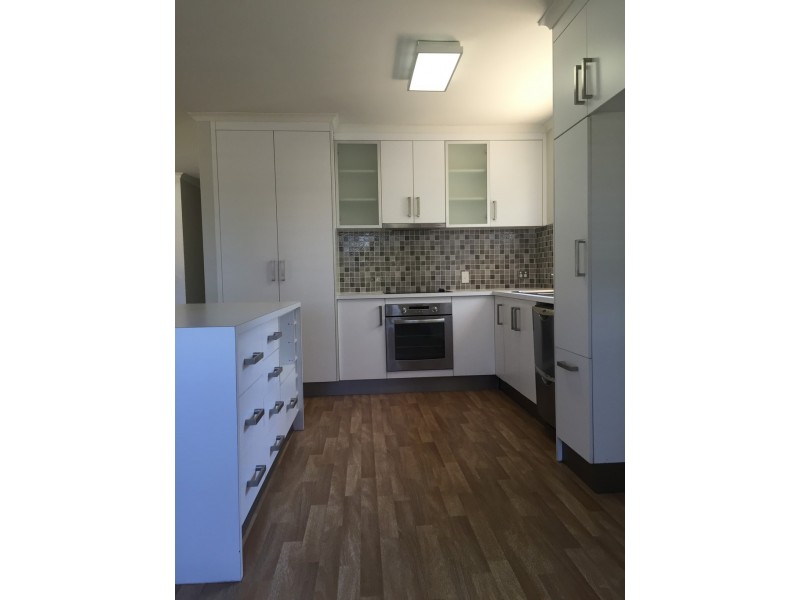 39 Yeates Street, Moranbah QLD 4744