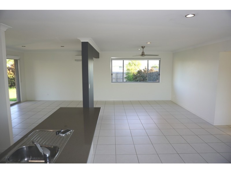 1 Wisteria Ave, Bakers Creek QLD 4740